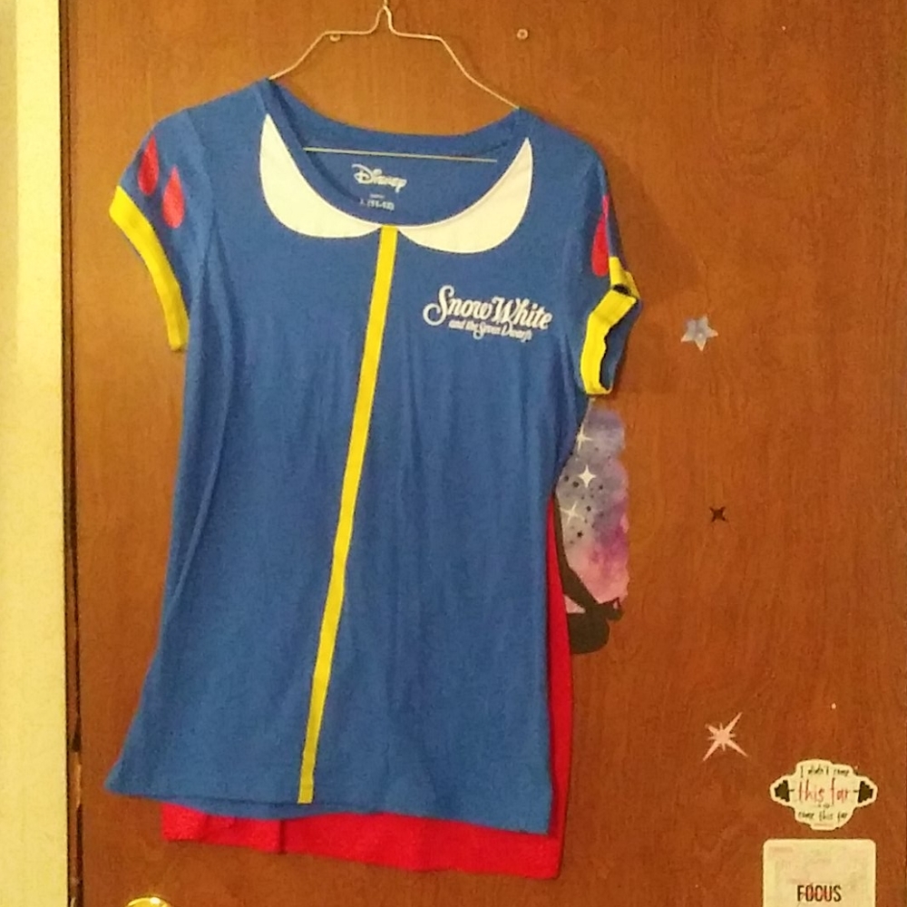 Snow white shirt with cape